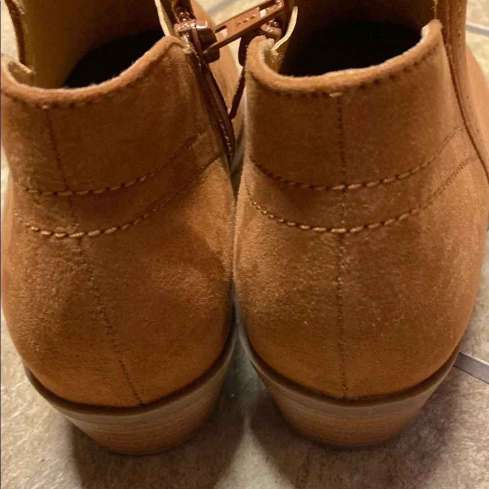 Women’s Size 7 Brown Suede Like Booties Minimalist Neutral Comfy Office Academia
